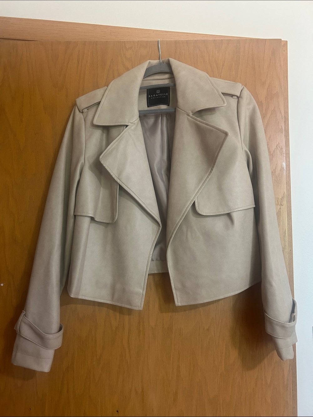 Cropped faux leather Trench